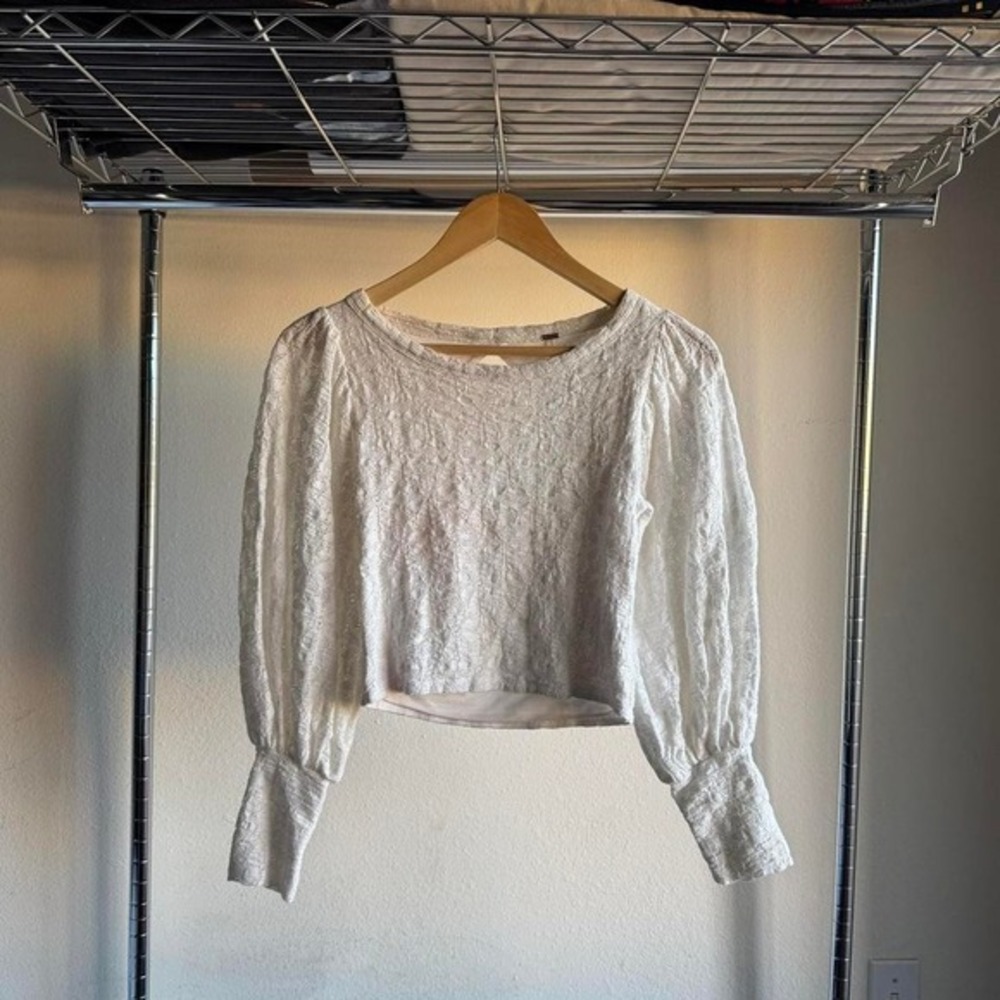 Free People White Cropped Baggy Long Sleeve Blouse with Puffy Sleeves‎ Coquette
